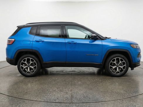 Used 2025 Jeep Compass Limited AWD/4WD image 11
