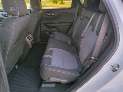 Used 2025 Chevrolet Blazer LT FWD image 19