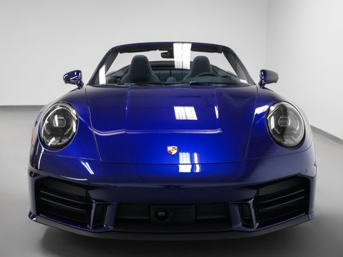 Used 2025 Porsche 911 Carrera image 9