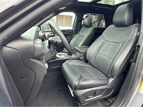 Used 2022 Ford Explorer ST image 16