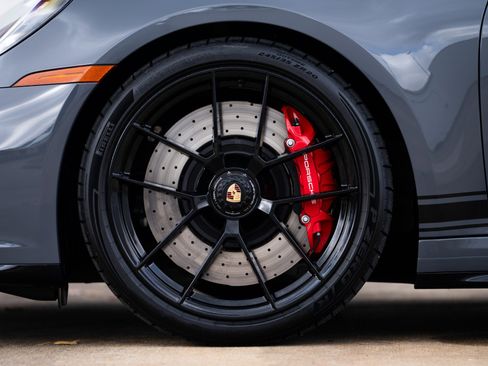 Used 2025 Porsche 911 Carrera 4 GTS image 33