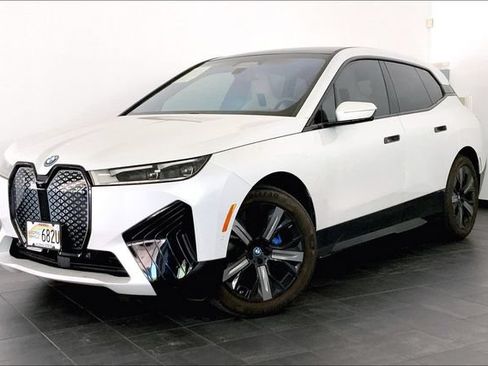 Certified 2024 BMW iX xDrive50 w/ Premium Package AWD/4WD image 1