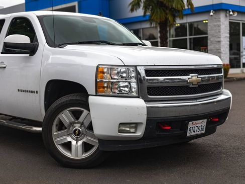 Used 2008 Chevrolet Silverado 1500 LT w/ California Package RWD image 3