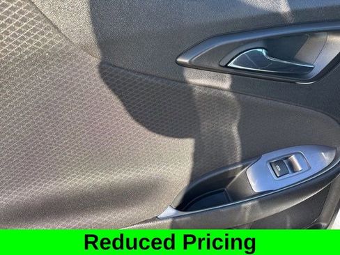 Used 2023 Chevrolet Malibu LT image 32