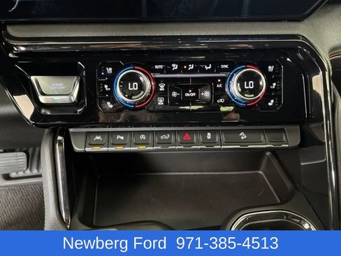 Used 2024 GMC Sierra 1500 AT4 w/ Technology Package AWD/4WD image 29