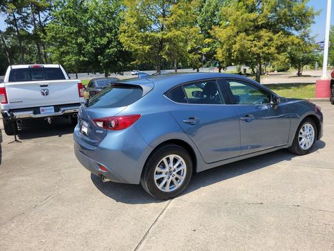 Used 2016 MAZDA MAZDA3 i Touring w/ Popular Equipment Package FWD image 8