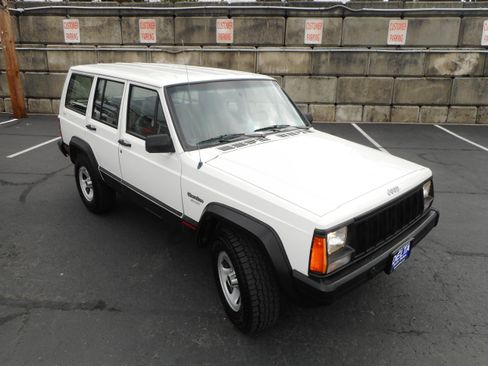 Used 1996 Jeep Cherokee 4WD 4-Door image 5