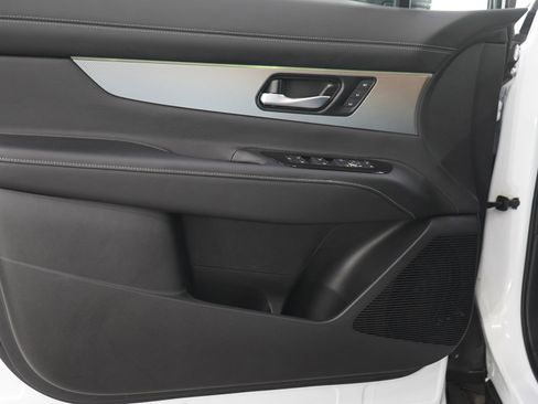 Used 2025 Nissan Murano SL AWD/4WD image 19