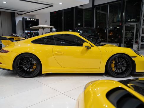 Used 2018 Porsche 911 GT3 RWD image 35