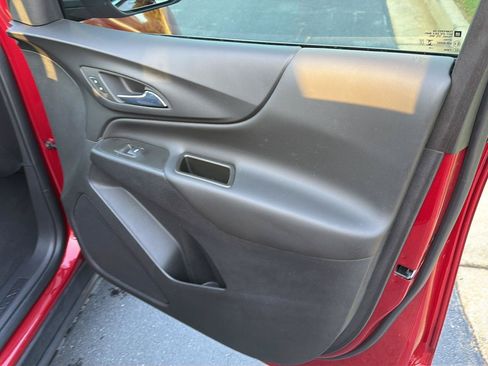 Used 2024 Chevrolet Equinox LT FWD image 14