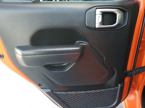 Used 2023 Jeep Gladiator Sport image 27