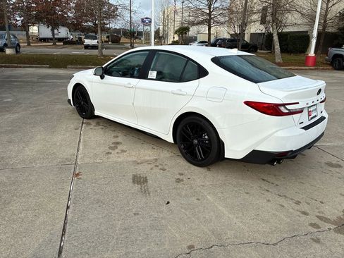 New 2026 Toyota Camry SE image 3