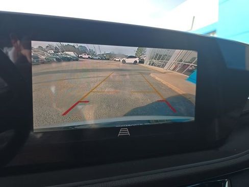 Used 2025 Buick Envista Sport Touring image 17