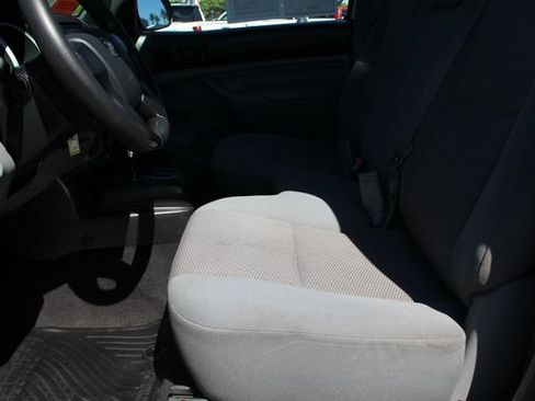 Used 2014 Toyota Tacoma 2WD Regular Cab image 24