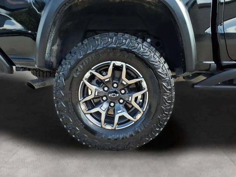 Used 2026 Chevrolet Colorado ZR2 w/ Technology Package AWD/4WD image 22