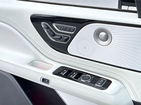 New 2026 Lincoln Aviator Black Label w/ Black Label Special Edition image 30