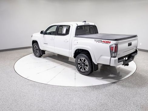 Used 2022 Toyota Tacoma TRD Sport image 31