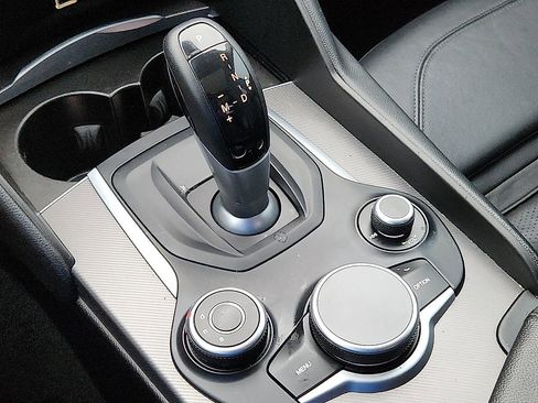 Used 2019 Alfa Romeo Giulia Ti Sport w/ Quick Order Package 22U Sport image 11