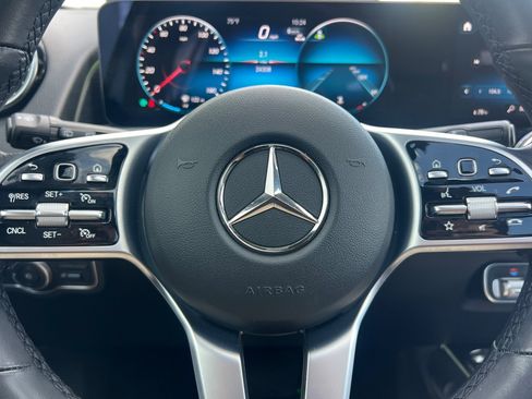 Used 2023 Mercedes-Benz GLB 250 image 10