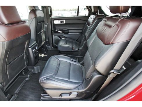 Used 2021 Ford Explorer Platinum w/ Equipment Group 601A AWD/4WD image 13