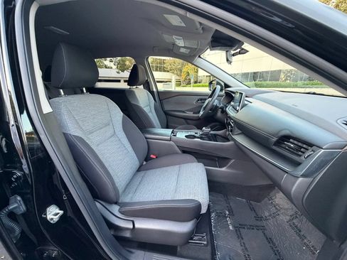 Used 2021 Nissan Rogue S FWD image 12