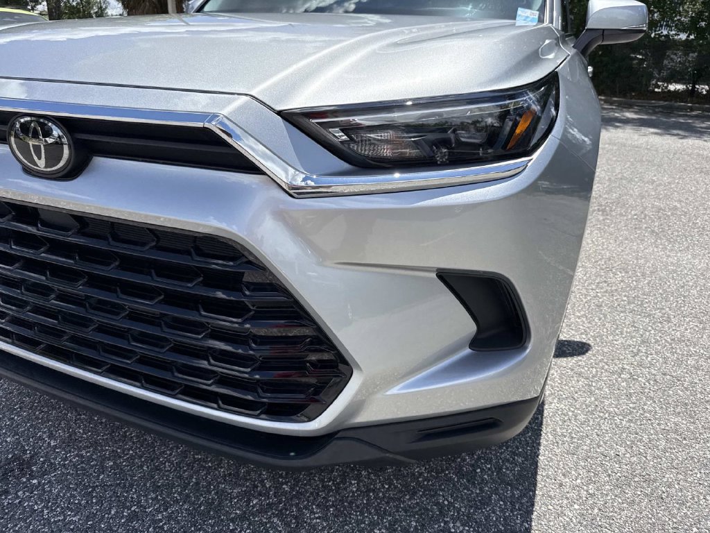 Used 2025 Toyota Grand Highlander FWD image 10