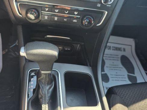 Used 2018 Kia Optima LX w/ 17" Alloy Wheels Package image 16