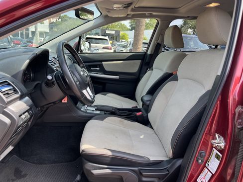 Used 2017 Subaru Crosstrek 2.0i Premium w/ Moonroof Package AWD/4WD image 16