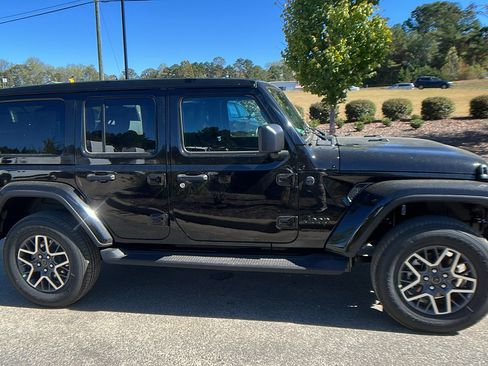 New 2026 Jeep Wrangler Unlimited Sahara AWD/4WD image 7