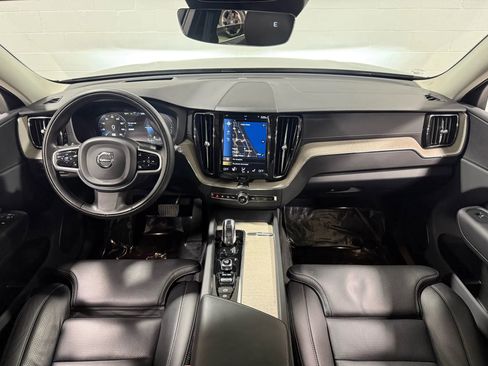 Used 2018 Volvo XC60 T8 Inscription w/ Luxury Seat Package image 22