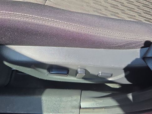 Used 2020 Nissan Rogue SV AWD/4WD image 12