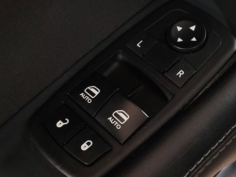Used 2019 Dodge Challenger SXT RWD image 27