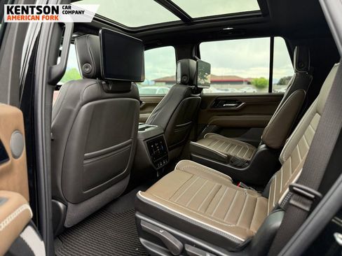 Used 2025 GMC Yukon Denali Ultimate AWD/4WD image 43