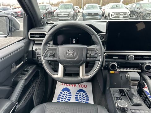 Used 2025 Toyota 4Runner Limited w/ Tow Technology Package image 18