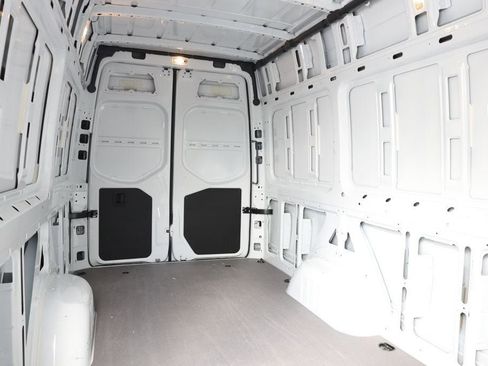 Used 2025 Mercedes-Benz Sprinter 2500 image 25