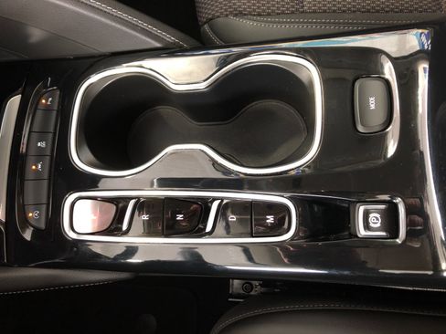 Used 2022 Buick Envision Preferred FWD image 22
