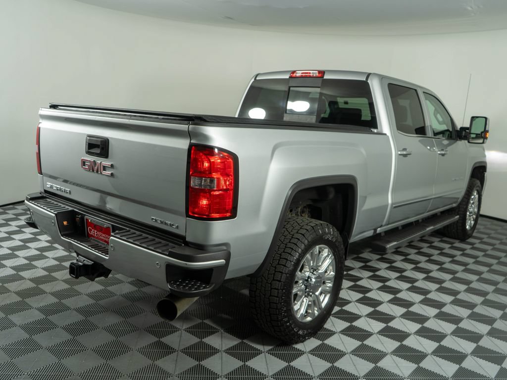 Used 2018 GMC Sierra 2500 Denali w/ Duramax Plus Package AWD/4WD image 6