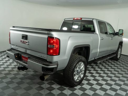 Used 2018 GMC Sierra 2500 Denali w/ Duramax Plus Package AWD/4WD image 6