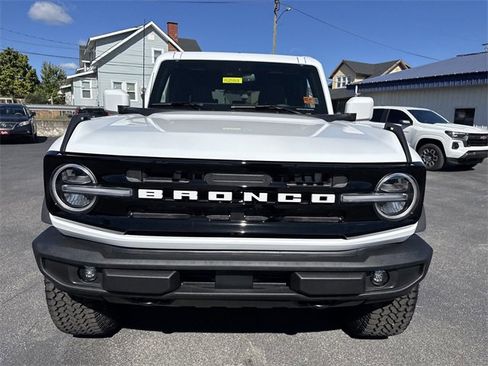 New 2025 Ford Bronco Outer Banks w/ Sasquatch Package image 11