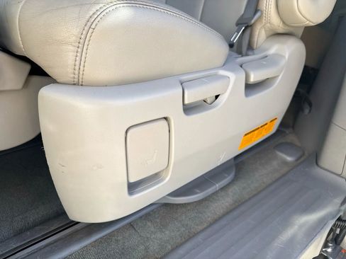 Used 2012 Toyota Sienna Limited image 51