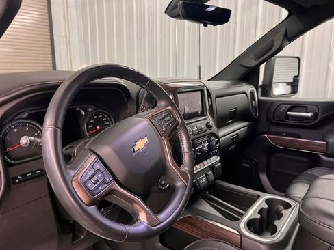 Used 2023 Chevrolet Silverado 2500 High Country w/ Technology Package image 12