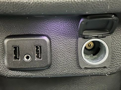 Used 2018 Chevrolet Traverse LT image 40