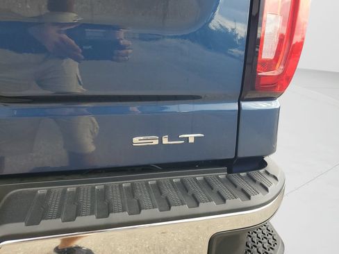 Used 2022 GMC Sierra 1500 SLT AWD/4WD image 6