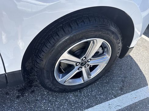 Used 2023 Ford Edge SEL w/ Convenience Package image 4