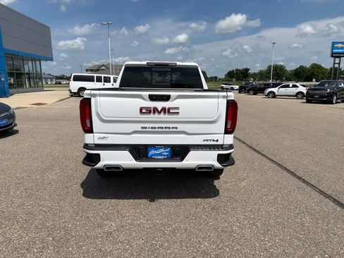 Used 2023 GMC Sierra 1500 AT4 w/ AT4 Premium Package AWD/4WD image 5
