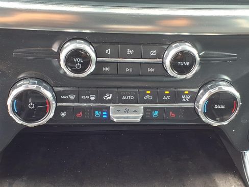 Certified 2022 Ford F150 Lariat w/ Equipment Group 502A High AWD/4WD image 22