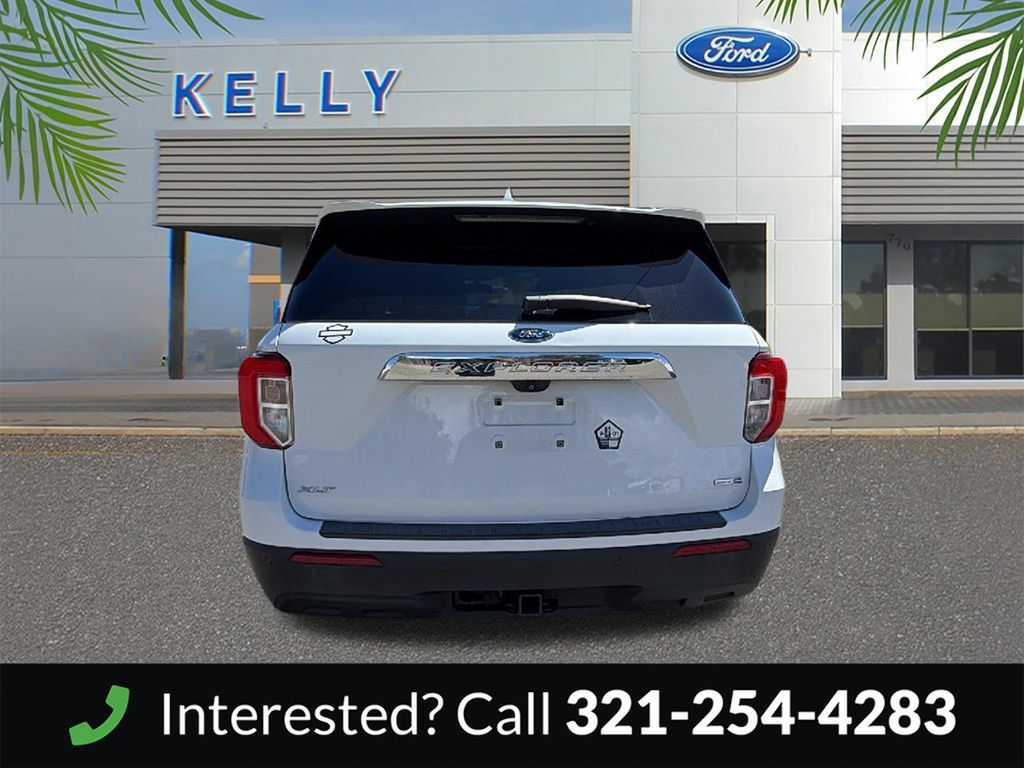 Used 2020 Ford Explorer XLT w/ Comfort Package AWD/4WD image 4