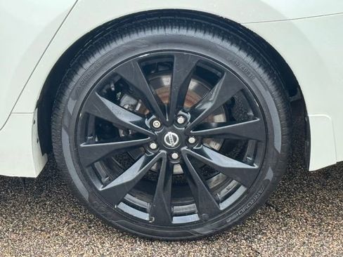 Used 2020 Nissan Maxima SR w/ Sport Mat Group image 5