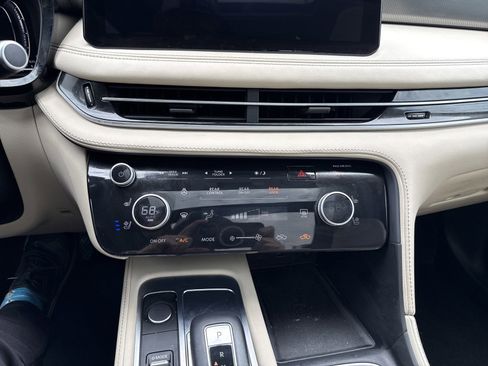 Used 2023 INFINITI QX60 Luxe w/ Cargo Package FWD image 21