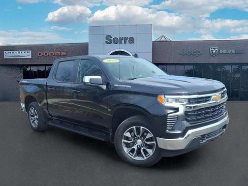 Used 2024 Chevrolet Silverado 1500 LT image 1